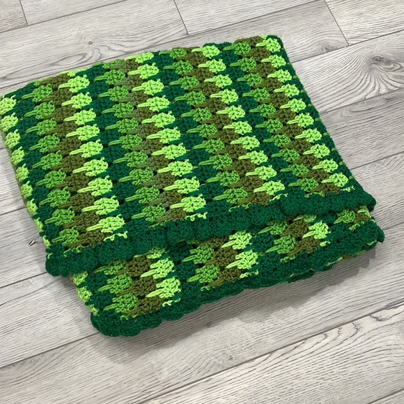 Huge green handmade knit blanket - Picture 2 of 6